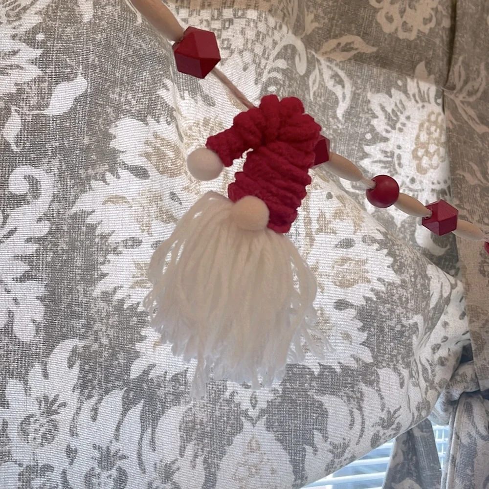 North Pole Trading Co.6' Gnome Christmas Garland